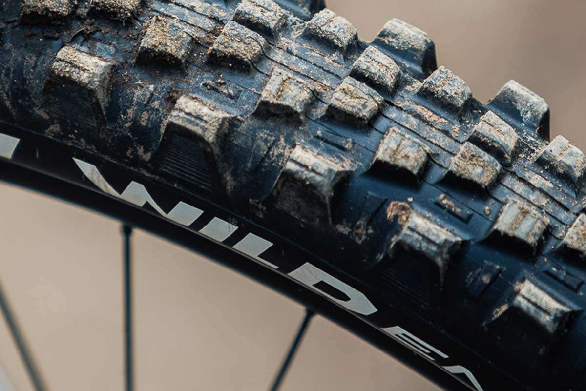 michelin wild enduro pneumatico anteriore in curva alette lamellari