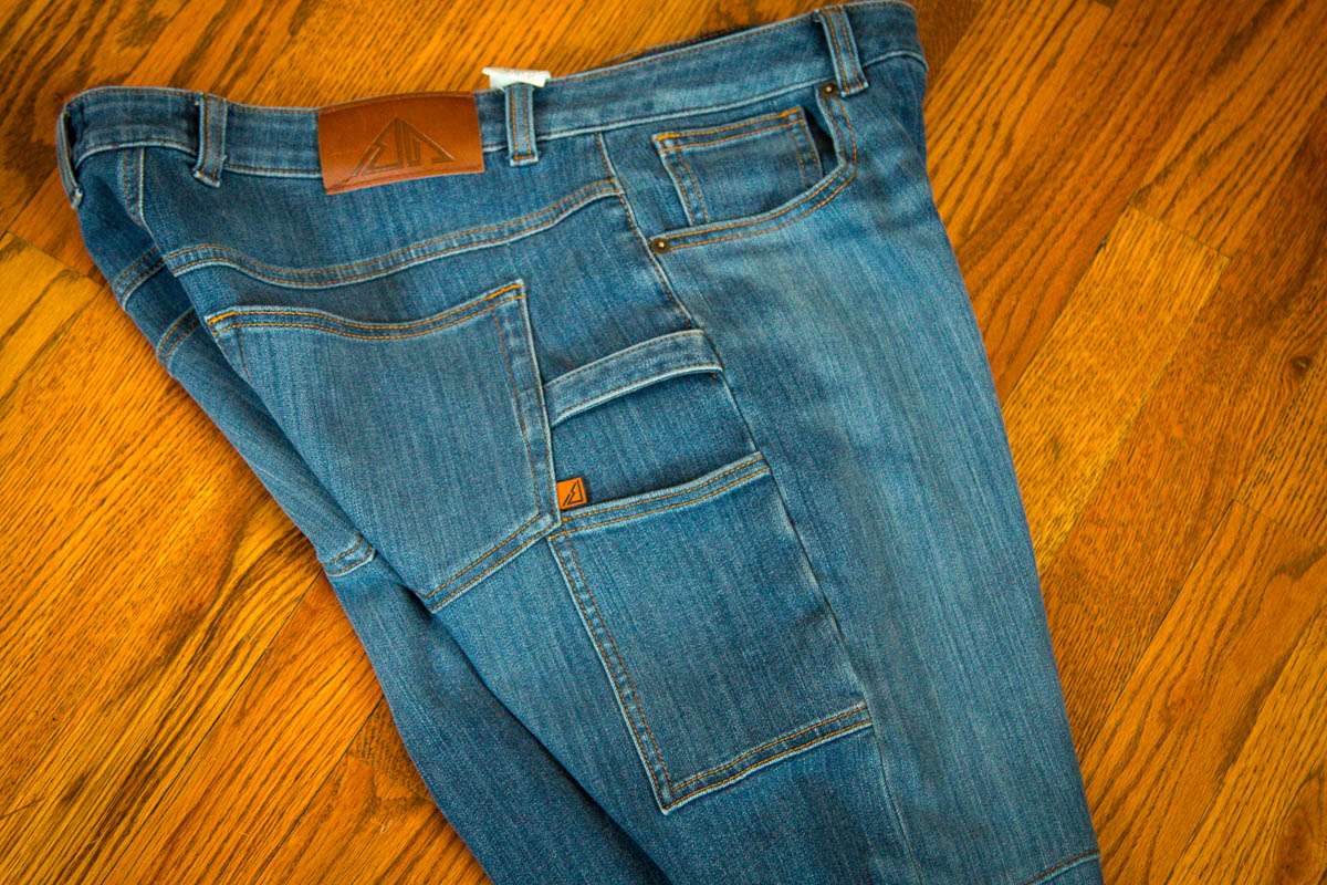 I jeans Boulder Denim 3.0 sono super elastici, comodi, funzionali e facili da guidare