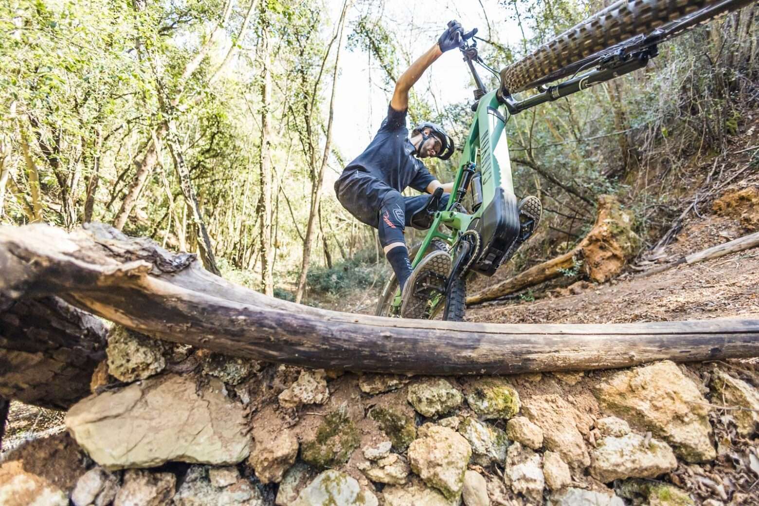 2022 Canyon Spectral:ON CF aggiunge modelli più convenienti alla famiglia  eMTB da 900 Wh - Anguria Bike