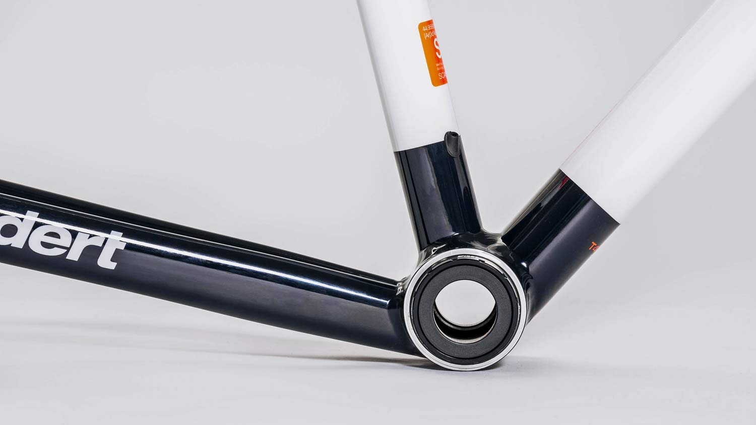 Standert Kreissage RS bici da strada, Kreissäge RS moderna bici da corsa con freno a disco leggero Scandium, prodotta in Italia