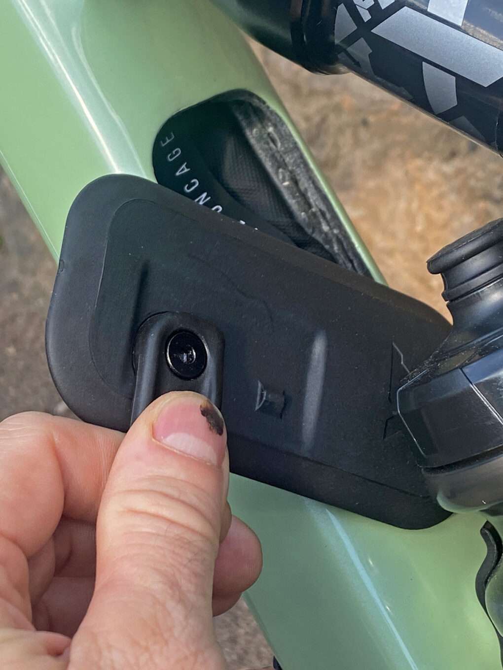 Bici da trail YT Jeffsy mk3 2023, bici all-mountain da 145 mm, porta di stoccaggio del telaio interno aperta