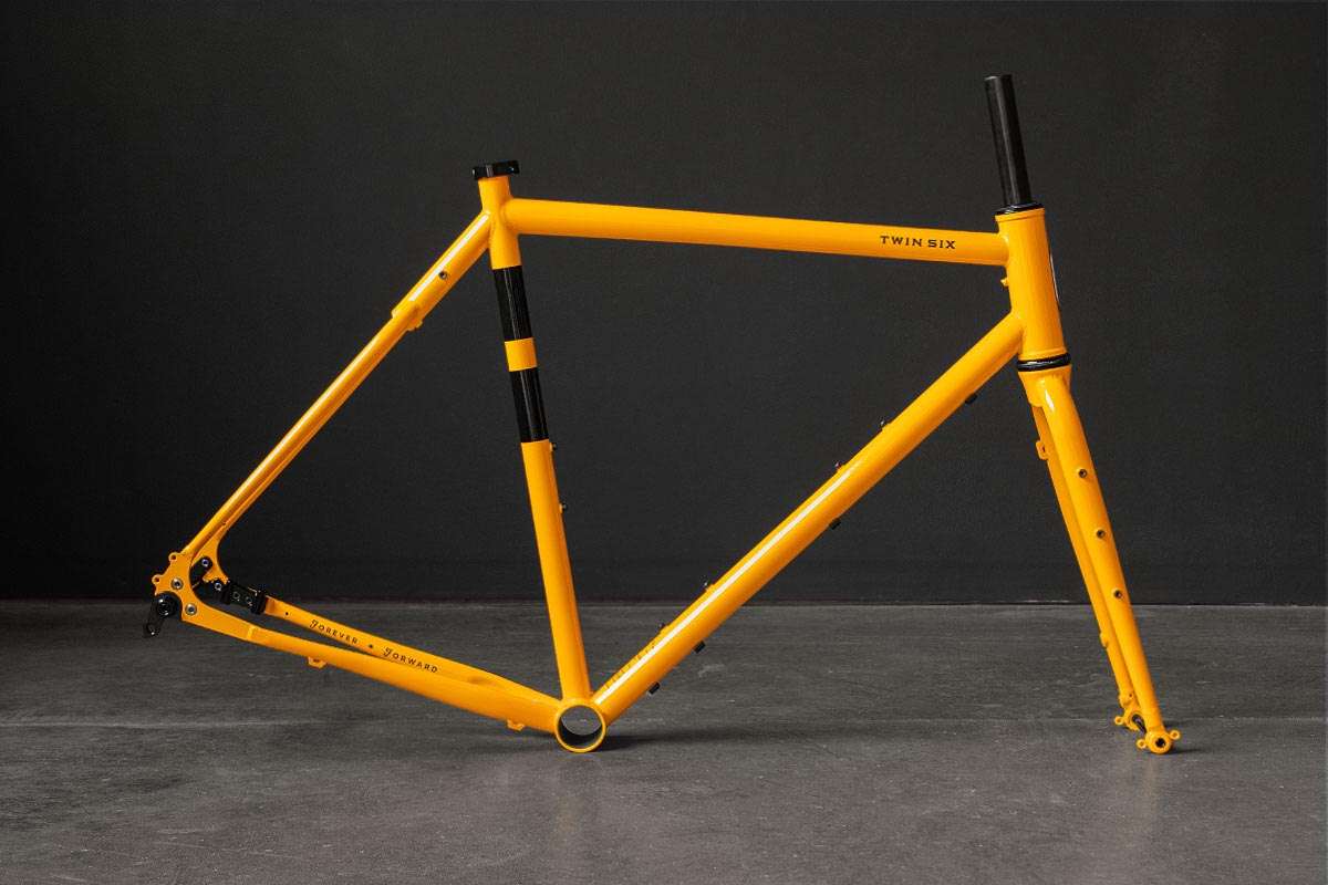 Twin Six Standard Rando 2.0 ottiene nuovi abbandoni, tonnellate di cavalcature e sconti sul preordine 