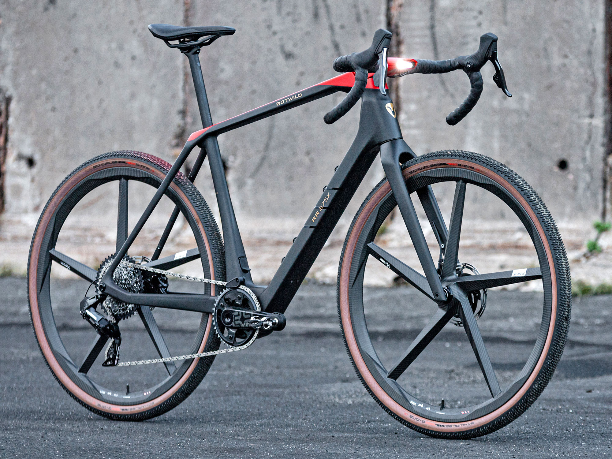 Rotwild R-R275 X gravel ebike, una leggera e-bike all-road completamente integrata con motore TQ, angolata