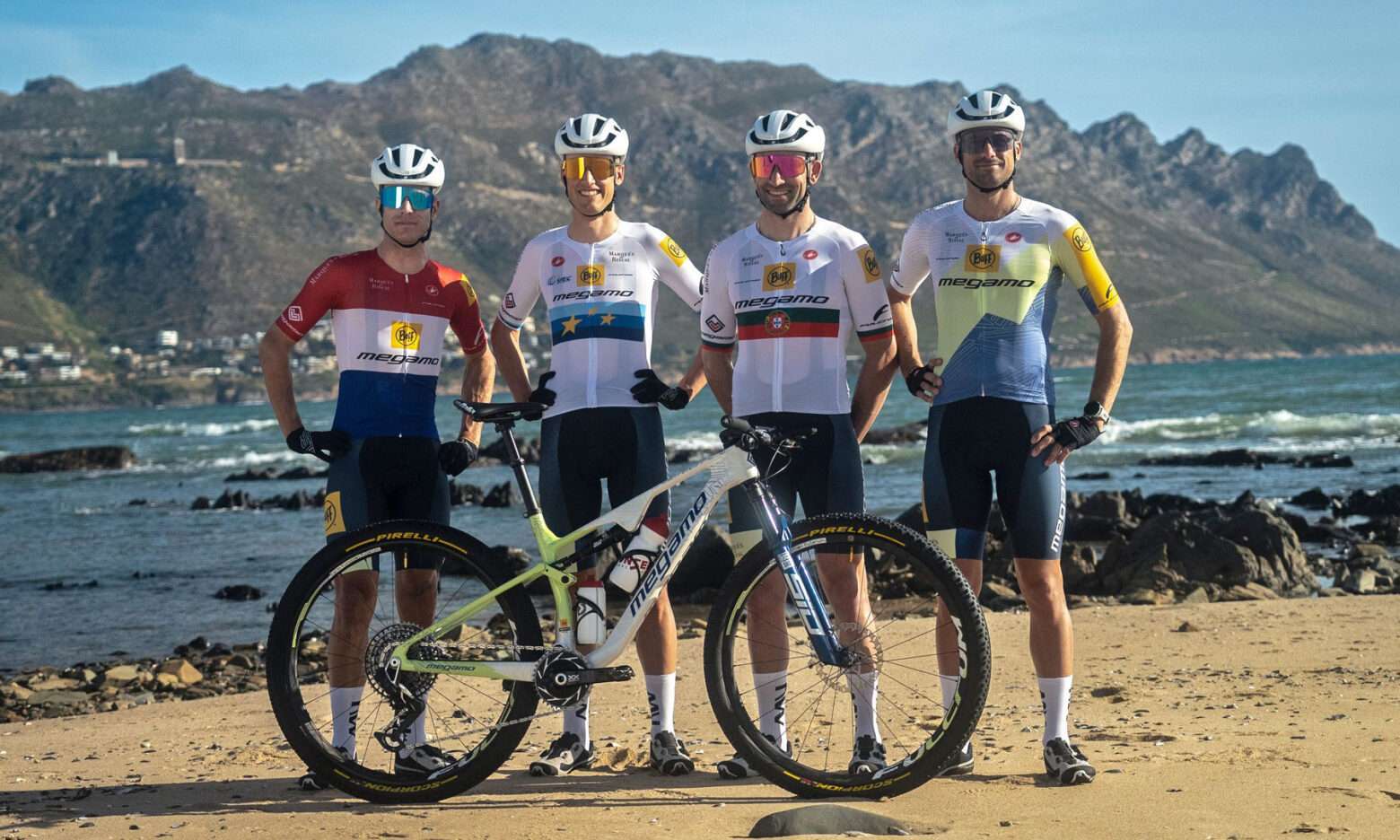 Mountain bike Megamo Track 120mm carbonio XC Marathon, replica Buff-Megamo Team Cape Epic Limited Edition, squadra
