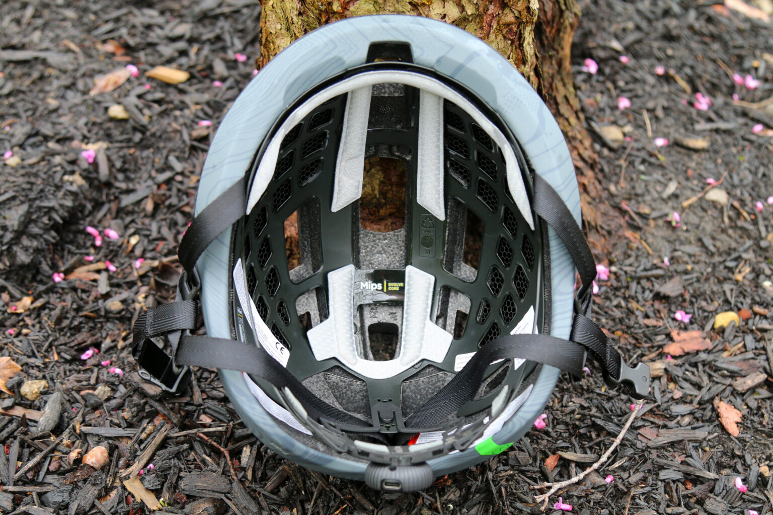 Casco da strada gravel Smith Triad con sensore di crash Aleck MIPS