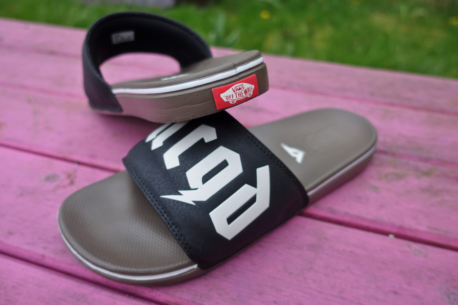 Collaborazione di scarpe in edizione limitata YT x Vans Live Uncaged Off The Wall, plantare scolpito con slide La Costa