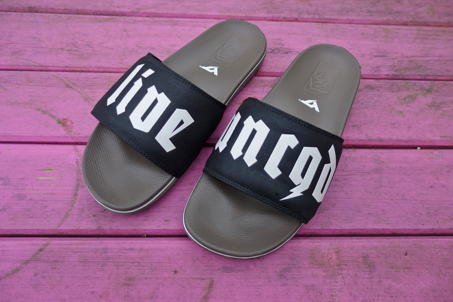 Collaborazione di scarpe in edizione limitata YT x Vans Live Uncaged Off The Wall, ciabatte La Costa