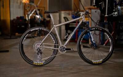 MXC o Moots Cross-Country: nuovissima bici da corsa hardtail in titanio leggero di Steamboat