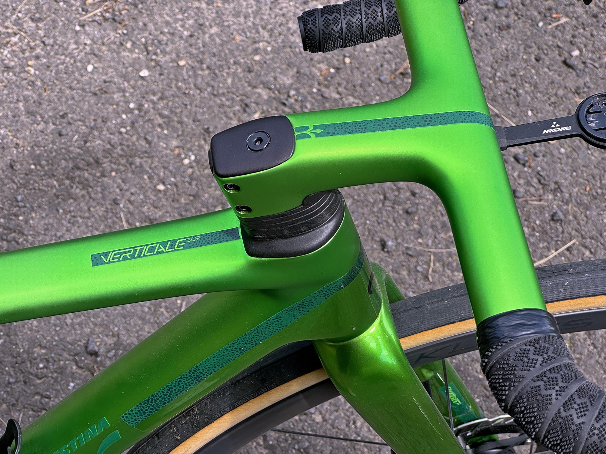 2024 Wilier Verticale SLR bici da strada leggera in carbonio per scalatori, cokcpit V Bar