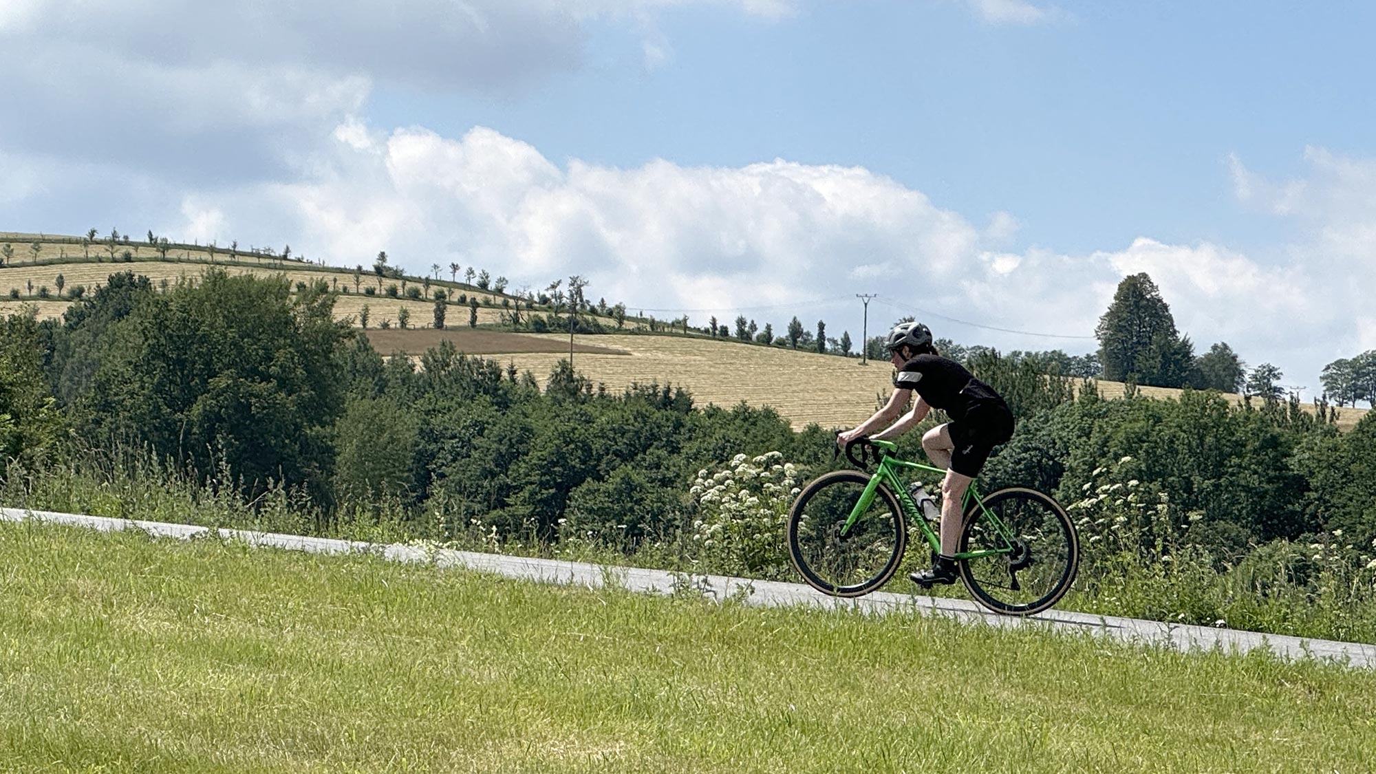 Recensione delle prime impressioni: bici da strada Wilier Verticale SLR leggera in carbonio, da arrampicata estiva