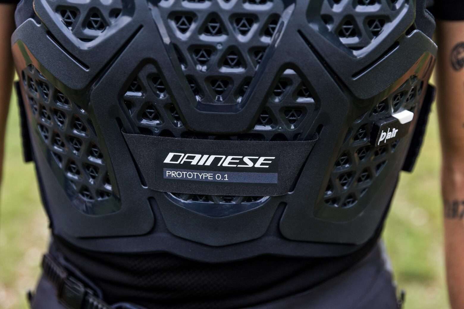 Protezione petto schiena collo gonfiata con airbag Dainese D-Air Bike Prototype DH, dettaglio