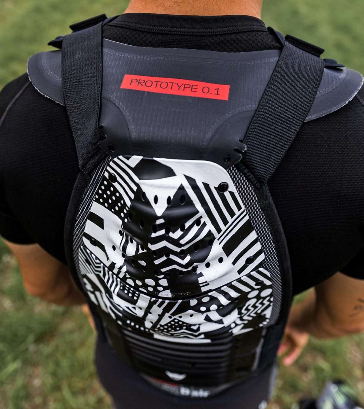 Protezione petto schiena collo gonfiata con airbag Dainese D-Air Bike Prototype DH, nuovo design della schiena