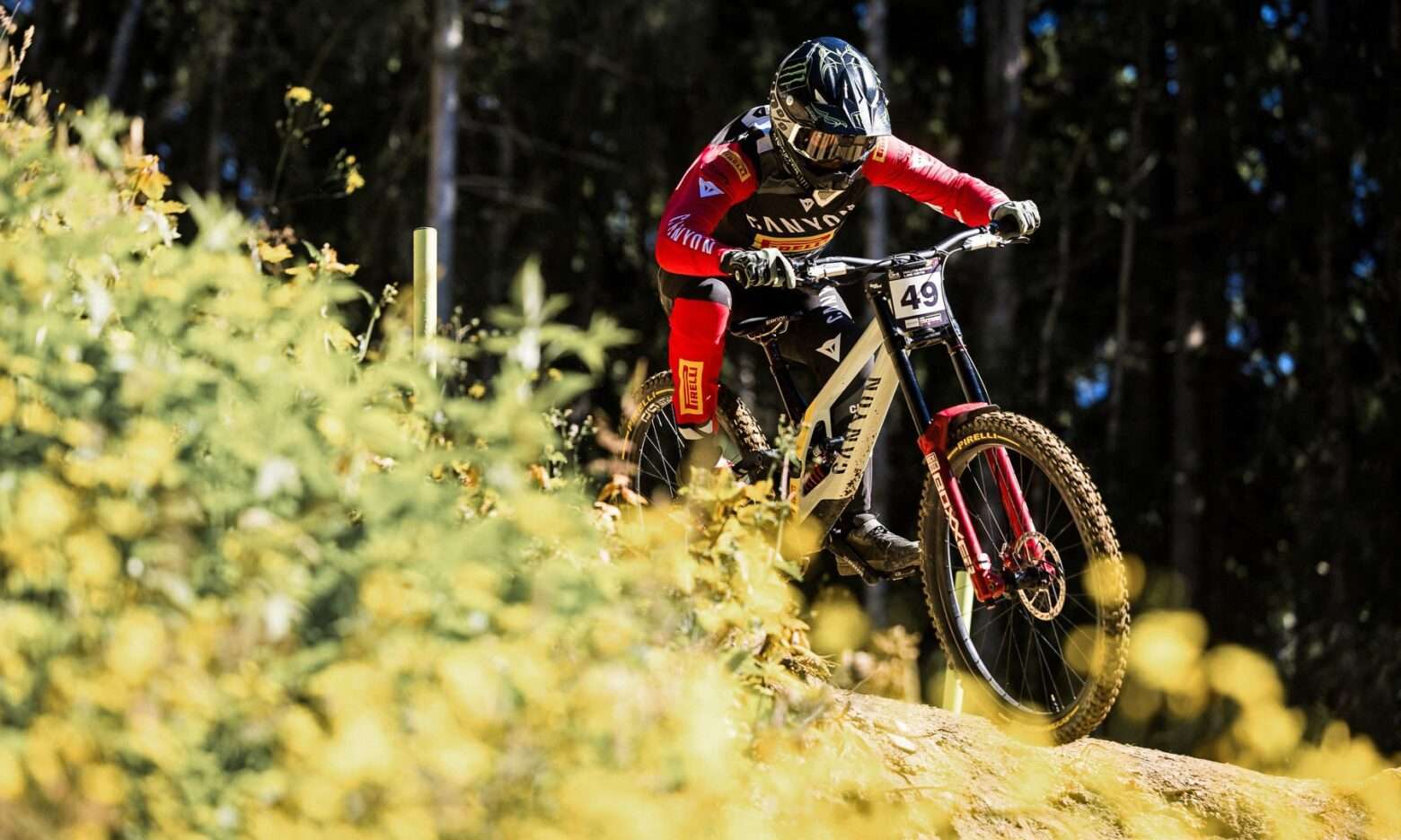 Dainese D-Air Bike Prototype DH airbag gonfiato protezione per torace, schiena e collo, UCI Downhill World Cup Les Ottieni una corsa pratica in sella