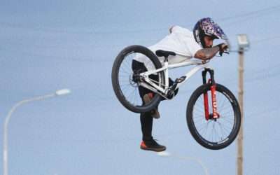 La bici YT DirtLove AL Dirt Jump è tornata in una lega più conveniente, anche con telaio Slopestyle!