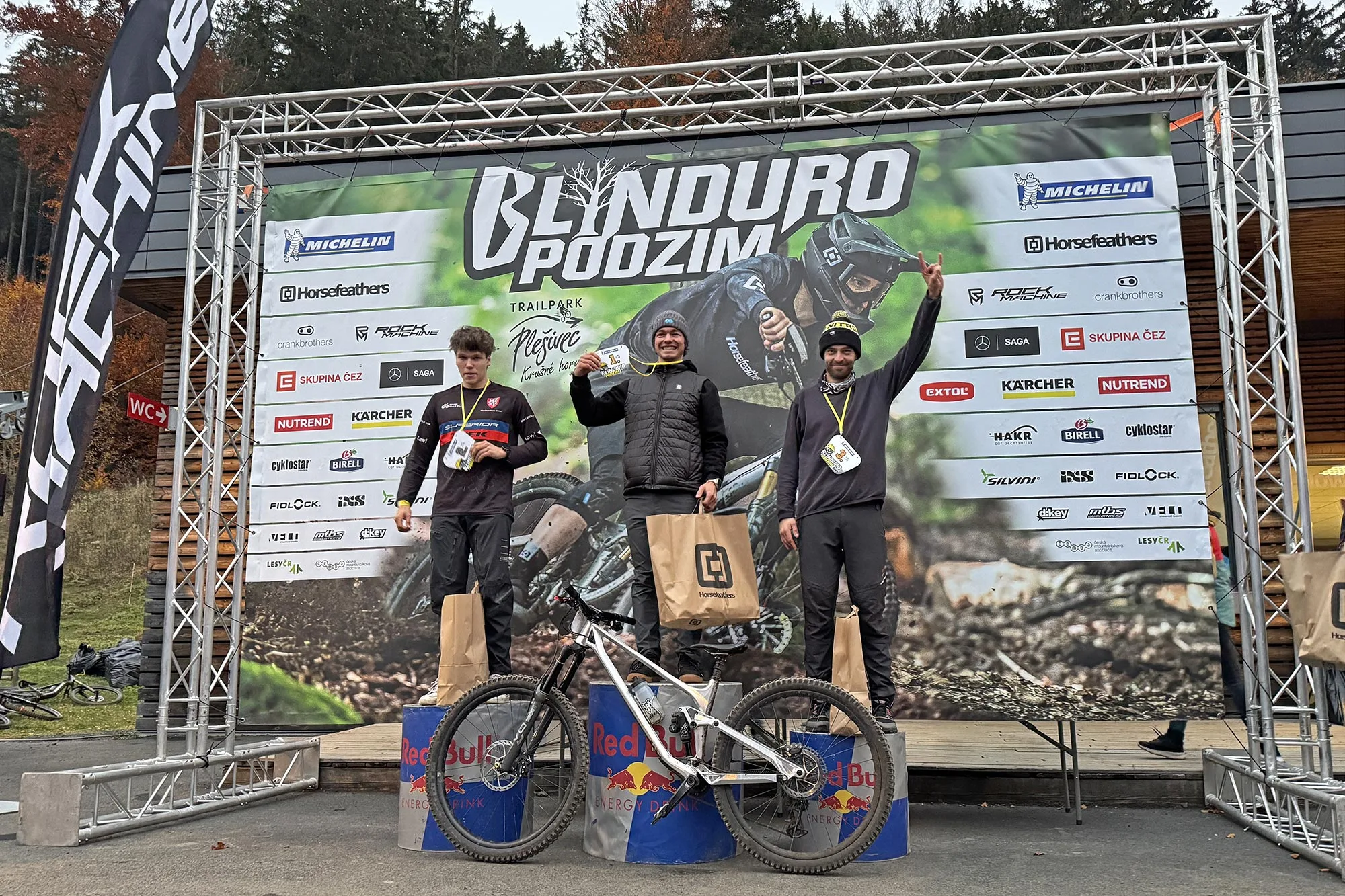Mountain bike 29er Trail Enduro ActoFive I-Train Mk2 regolabile in alluminio lavorato a CNC a corsa breve, vittoria della categoria Vojta Blaha Blinduro Podzim