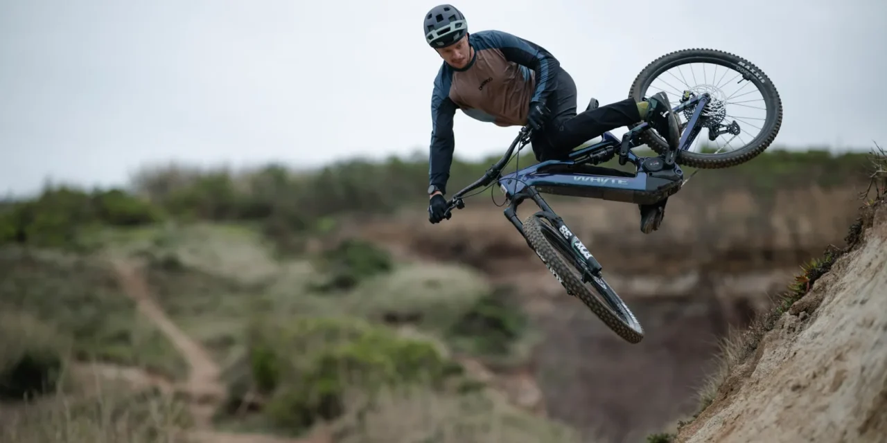 New Whyte Bikes Kado EMTB offre un centro di gravità basso per una manipolazione ottimale