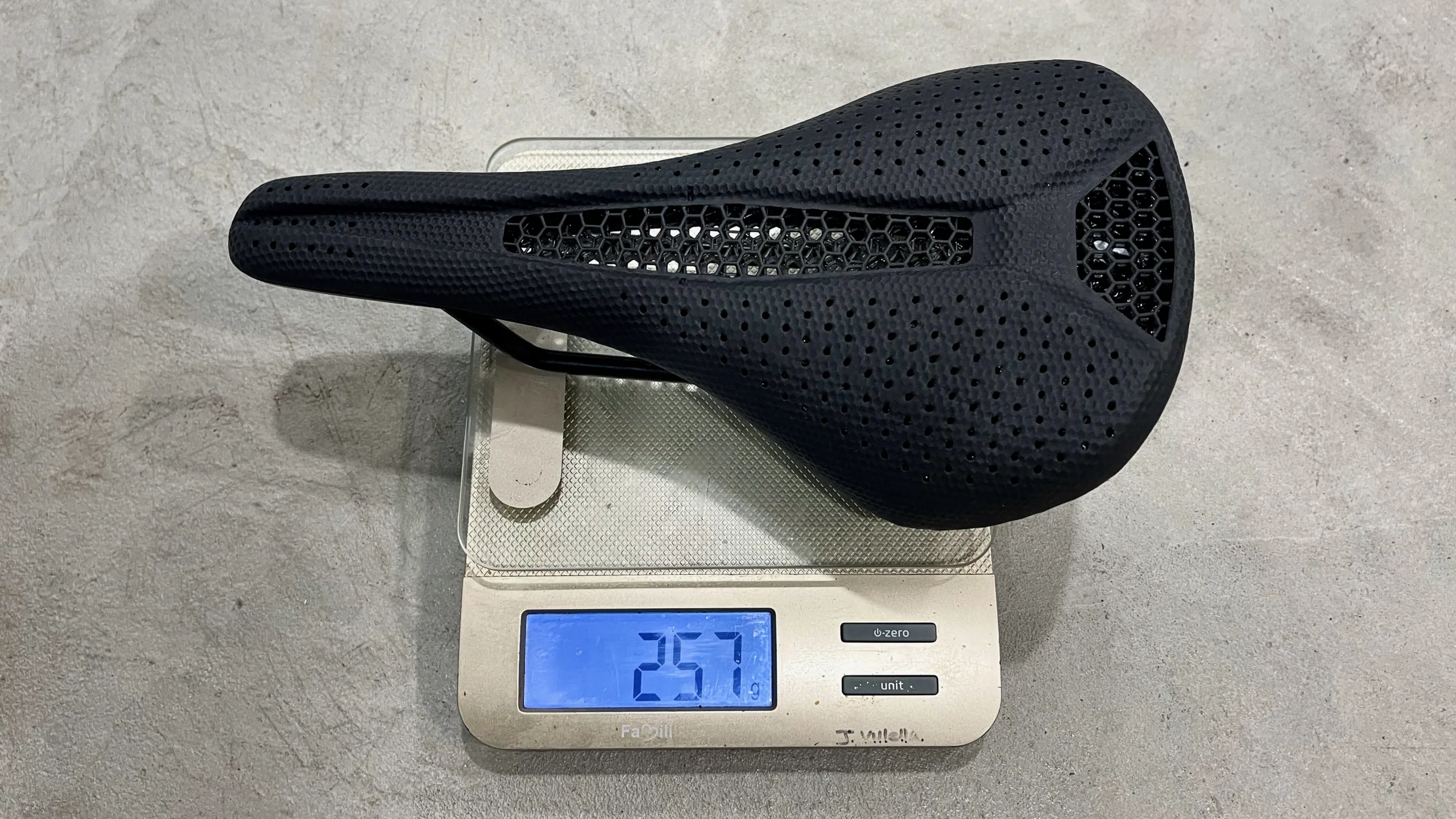 Peso della sella dello specchio Phenom Pro Specialized Pro