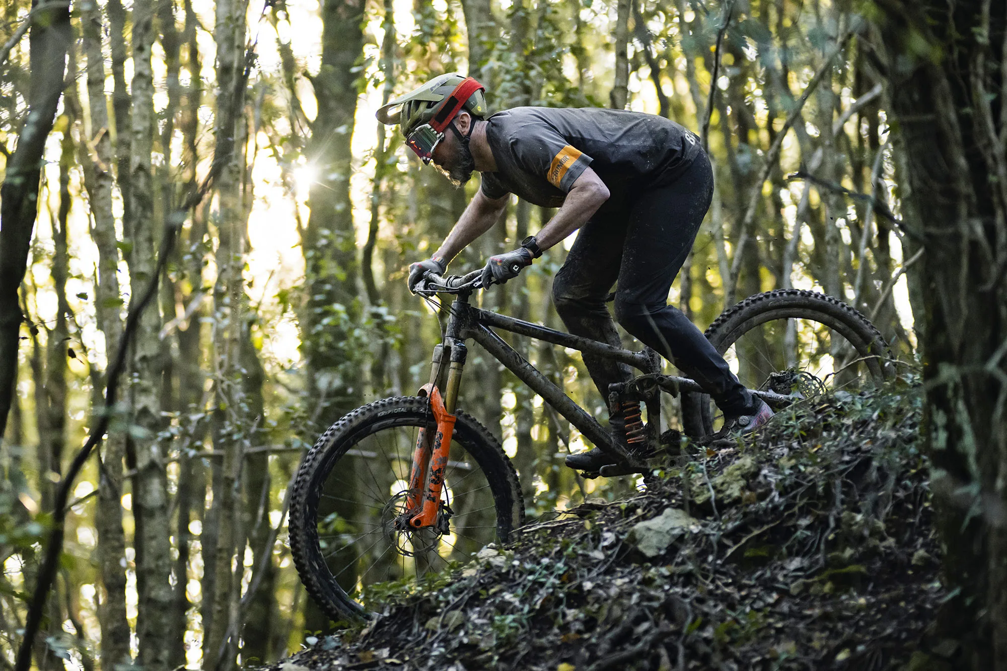 Met Revo Mips Mountain Bike Helmet, cavalcando Atherton Enduro