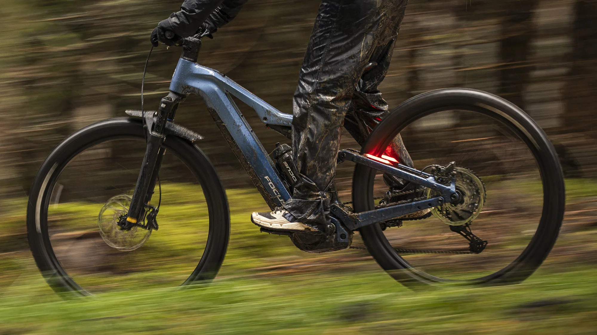 2025 Focus thron² in lega versatile all-rouner ebike all-mountain trail emtb, cavalcata bagnata