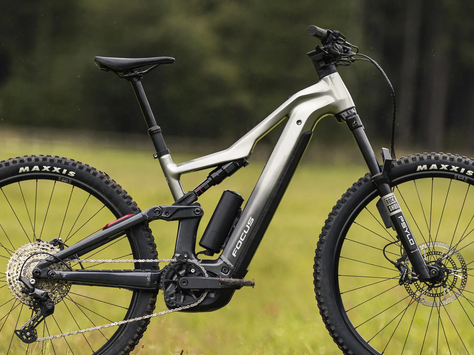 2025 Focus thron² in lega versatile all-rouner ebike all-montein trail emtb, batteria da 600Wh + 250wh gamma estender