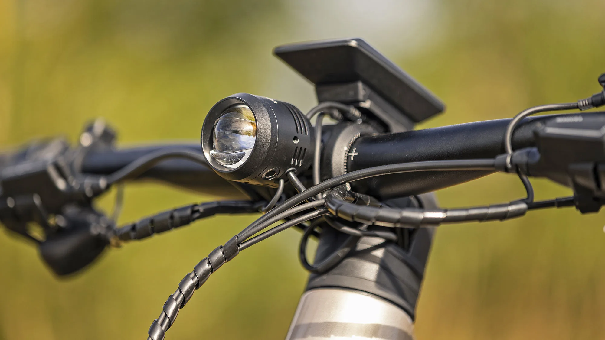 2025 Focus thron² in lega versatile all-rouner ebike all-mountain trail emtb, luci integrate
