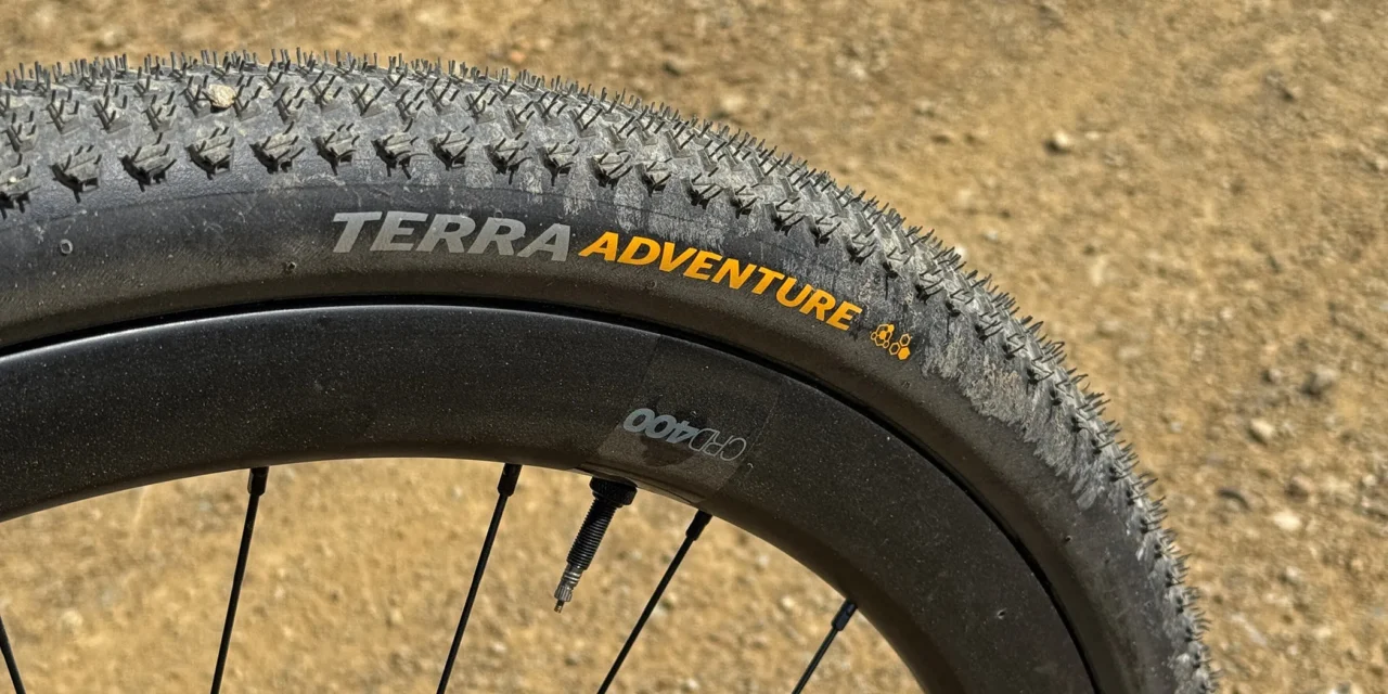 Recensione di Avventura Continental Terra: Nuova pneumatico per la ghiaia ispirata a MTB per le corse fuoristrada