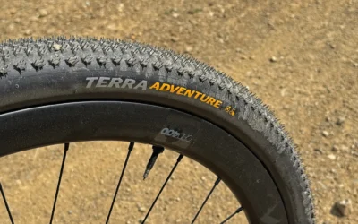 Recensione di Avventura Continental Terra: Nuova pneumatico per la ghiaia ispirata a MTB per le corse fuoristrada